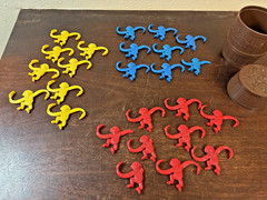Vintage Barrel Of Monkeys Game 1966 No. 8312 Lakeside Toys, 25 monkeys, 4 broken