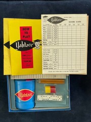 Vintage 1973 Original Yahtzee Dice Family Board Strategy Game E.S. Lowe Co #950