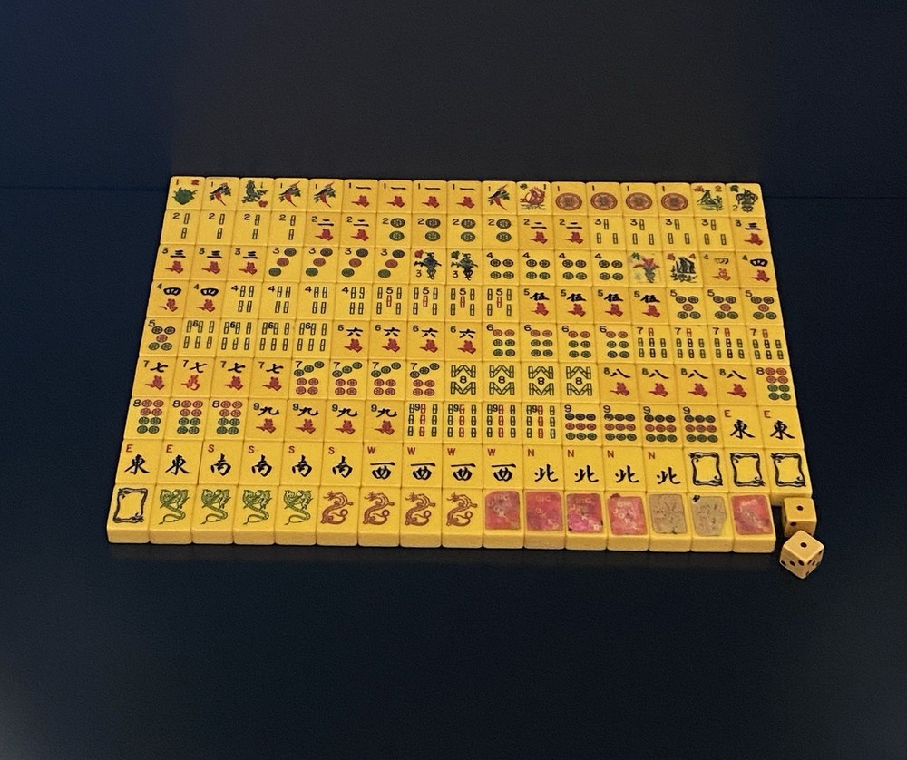 Nice Lot of 152 Vintage Bakelite Mah Jong Mahjong Tiles + 5 Racks W/ Case & Dice