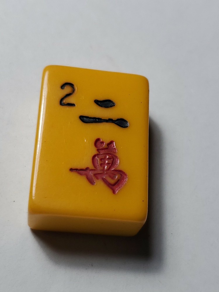 VINTAGE MAH JONG TILES CHINESE BAKELITE 1 1/4″ tall 7/8″ wide 1/2″ thick