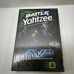 Sealed Battle Yahtzee AVP Aliens VS Predator Board Game USAopoly / Hasbro