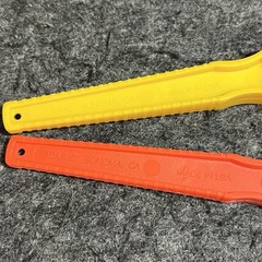 Vtg Magnetic Bingo Wand & Chip Markers Use on paper, sheets, cards Multicolored