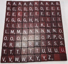 1977 Deluxe Scrabble Game Complete in Good Condition FREE SHIPPING