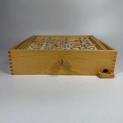 Vintage 2007 Cardinal Solid Wood Labyrinth Oak Finish Solitaire Game of Skill Ma