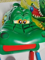 Vintage 1993 Milton Bradley Gator Golf Game Tested Works- 2 Clubs ,1 Ball