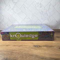 Game of Knowledge by University Games Family Trivia Ages 10+ Educational NEW