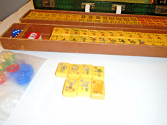 Vintage Mah Jongg MAH-JONGG set includes 152+7 tiles Case and 4 playing trays