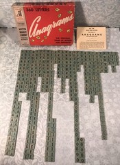 ANAGRAMS Milton Bradley Cardboard Letter Spelling Word Game 4719 Complete VTG