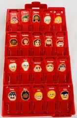 2005 Guess Who Travel Game by Milton Bradley Complete in Good Cond FREE SHIP