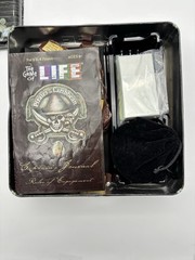 Pirates of the Caribbean The Game of Life Collector’s Edition Tin COMPLETE 2004