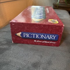 Pictionary The Game of Quick Draw Hasbro 2000 NIB Get Together Games-Mint cond.