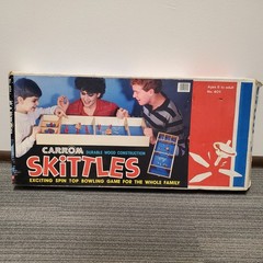 Vintage Carrom Skittles Spin Top Bowling Game Complete With 2 Tops 12 Pins #401