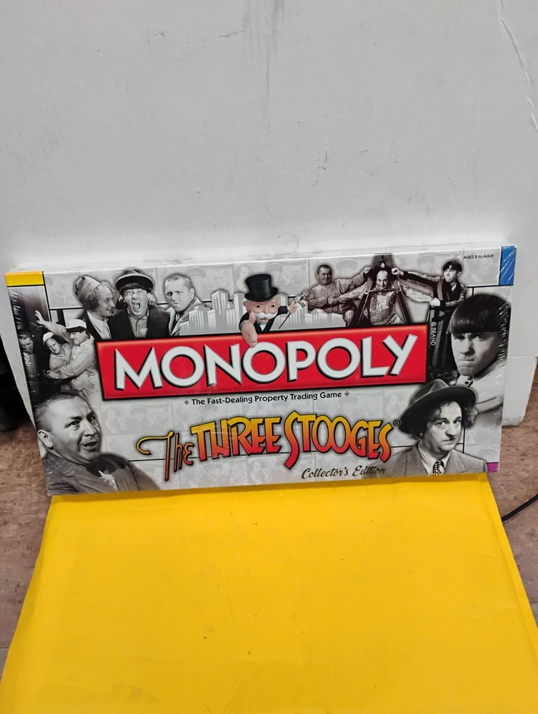 MONOPOLY The Three Stooges Collector’s Edition Board Game 2001 MPN 00318