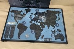 2009 Risk Onyx Edition Strategy Board Game Exclusive Barns & Noble 100% Complete