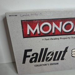 Fallout Monopoly Collector’s Edition Board Game 2016 (all 6 Collectible tokens)