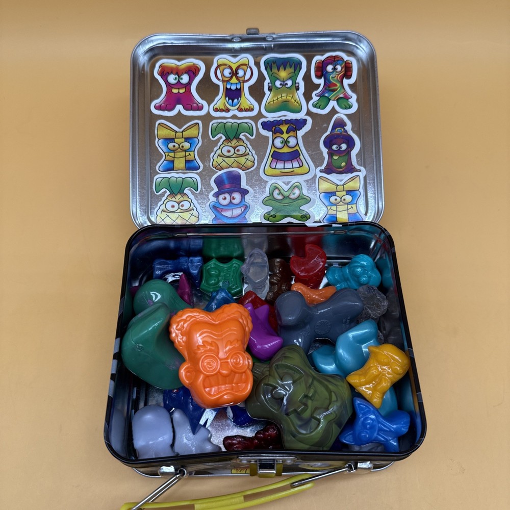 Vintage 1996 Gogo’s Crazy Bones Metal Lunchbox With Bones & Stickers Aliens