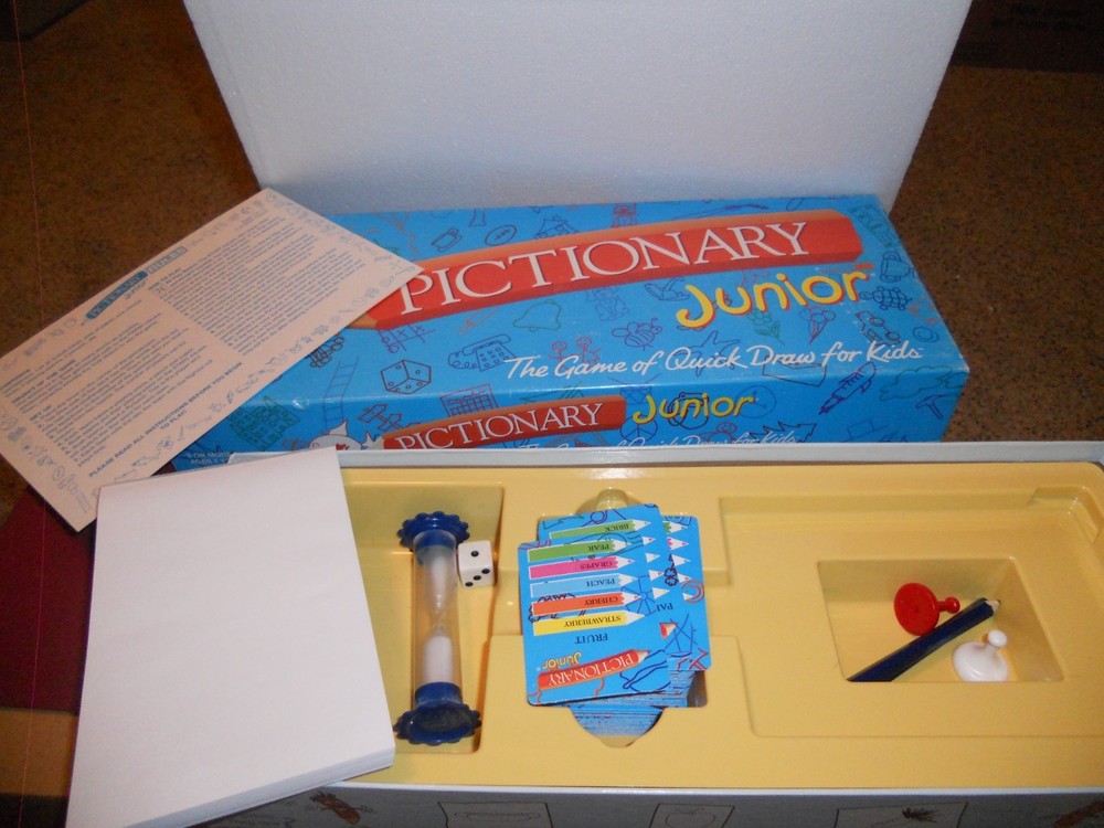 Vintage Pictionary Junior 1999 Classic Drawing Party Game Children Complete EUC