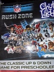 Chutes and Ladders – NFL Rush Zone Edition – Playable Complete – 2013. Excellent