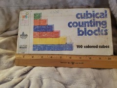 Vintage 1977 Milton Bradley Cubical Counting 1″ Blocks 100 Multicolored Kidcore