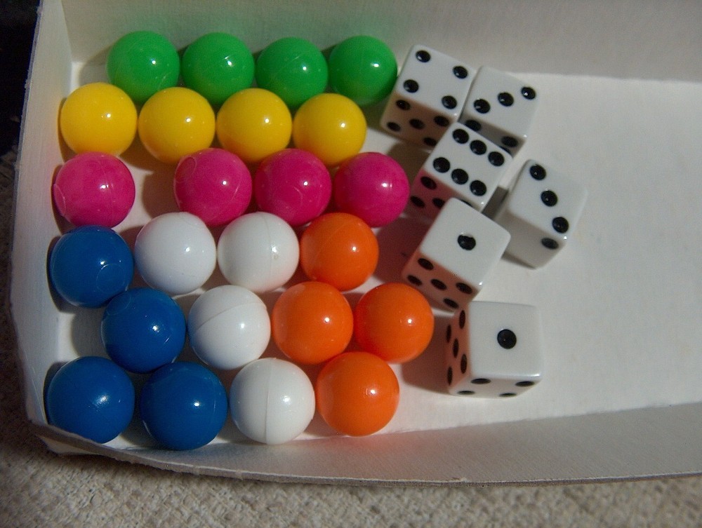 24 Aggravation Color Replacement PLASTIC marbles Pink White Green blue 6 Dice AG