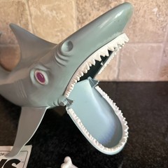 Vtg Jaws 1975 Game by Ideal Toy – Shark, Manual, 7 Pieces Universal Movie Retro*