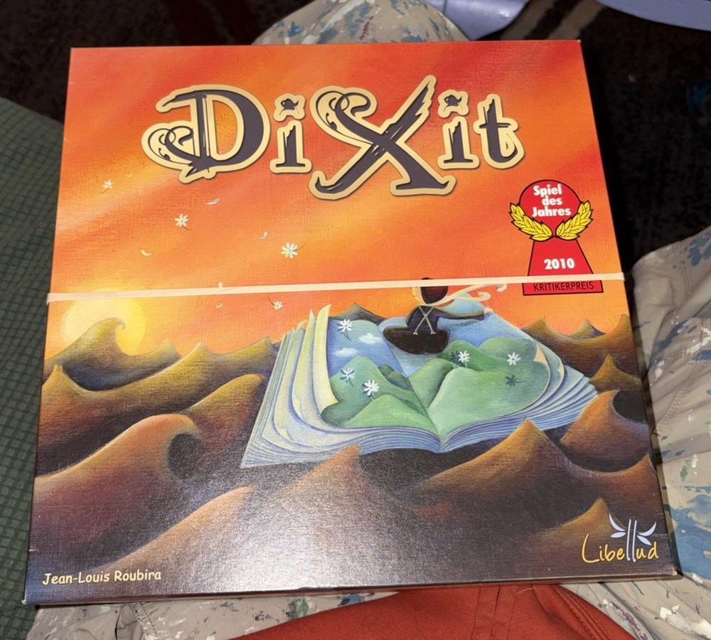 Dixit Family Board Game A Picture is Worth a Thousand Words Asmodee 2018