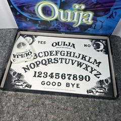 Ouija – 1998 Parker Brothers – The Mysterious Mystifyng Game – Glows in the Dark