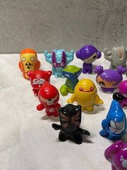 Vintage Crazy Bones Toys 19pc Lot Gogos mutants Monsters Misc Colors Vtg