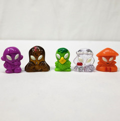 Gogos Crazy Bones Aliens Lot of 17 Vintage Glow In The Dark Glowing Eyes Go Go