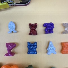 Vintage 1996 Gogo’s Crazy Bones Metal Lunchbox With Bones & Stickers Aliens