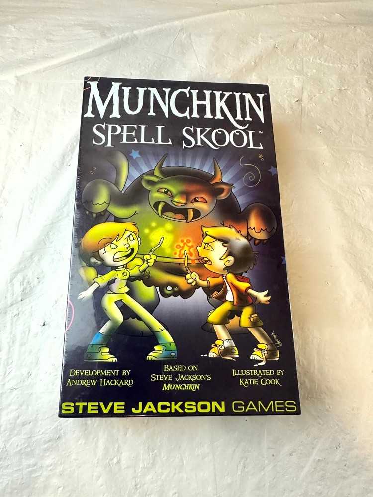 2017 Munchkin Spell Skool Steve Jackson Munchkin 1st Edition Cardboard Games New