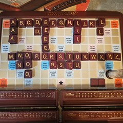 Turntable Deluxe Scrabble Crossword Game Hasbro 2001 Edition – 100% Complete