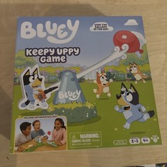 Bluey Keepy Uppy Game. Includes Motorized Balloon NEW