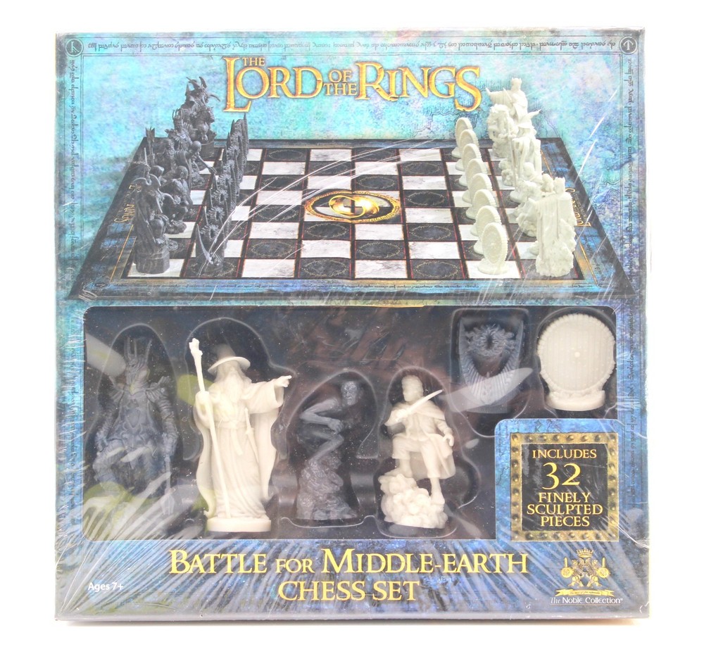 The Noble Collection Lord Of The Rings Chess Set Battle For Middle-Earth