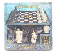 The Noble Collection Lord Of The Rings Chess Set Battle For Middle-Earth