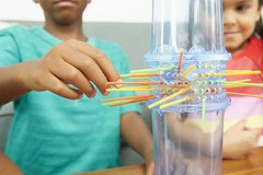 Mattel KerPlunk Kids Game, Easy-to-Learn Family Game for 2 to 4 Players, Don’t L