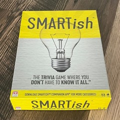 Mattel Games SMARTish Trivia Board Game LNC Ages 14+ 2-12 Players 2017