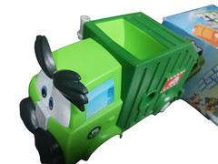 Goliath Trash Stash Game Garbage Truck Kids Family Action Board Game Nice!