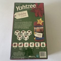 Yahtzee Holiday Edition Christmas Family Dice Game Hasbro USAopoly New