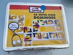 THE SIMPSONS 28 Super-Sized Dominoes Game Lunchbox Style Tin New SEALED 2002 V
