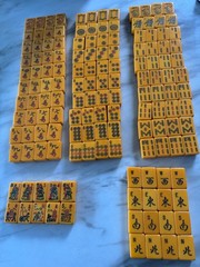 Vintage E.S. Lowe Bakelite Mah Jongg set