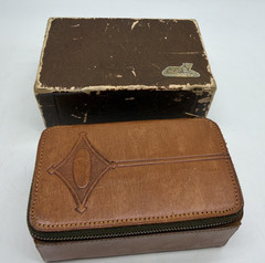 Vtg Travel Game Set Cards + Dice+ R W B Chips in Safari Leather Case #403 c 1940