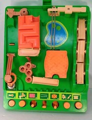 Run Yourself Ragged Vintage Tabletop Obstacle Course Game 1979 TOMY – Incomplete
