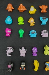 Gogos Crazy Bones Series 1 Lot of 44 Figures with Two Plastic Cases