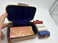Vtg Travel Game Set Cards + Dice+ R W B Chips in Safari Leather Case #403 c 1940