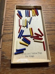 VINTAGE MILITARY FIELD CHECKERS SET IN CASE With Pegs