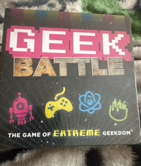Chronicle Books Geek Battle Board Game Science Fiction Fantasy Trivia 2012