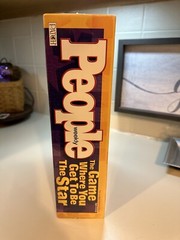 People Magazine Weekly Board Game Ages 12 Years & Up 2002 Brand NEW Sealed