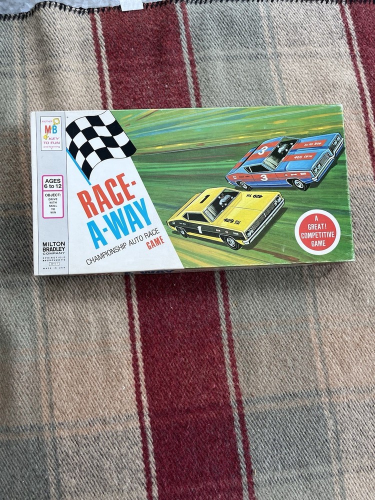 Milton Bradley Race-A-Way Championship Auto Race Game 1973 Complete