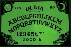 1998 Parker Brothers Glow In The Dark Ouija Board Complete Hasbro Mystifying